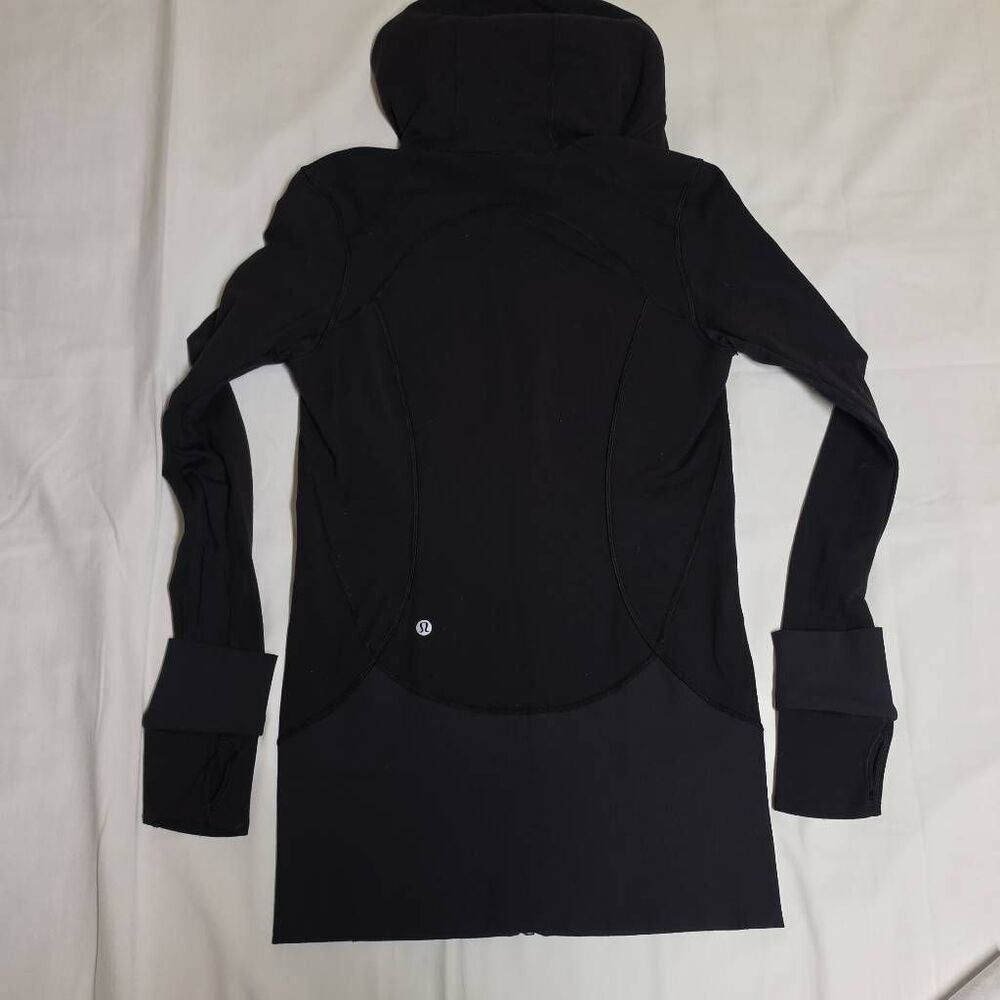 Lululemon jacket with a full-zip front and hood Size 6 - Picture 9 of 11